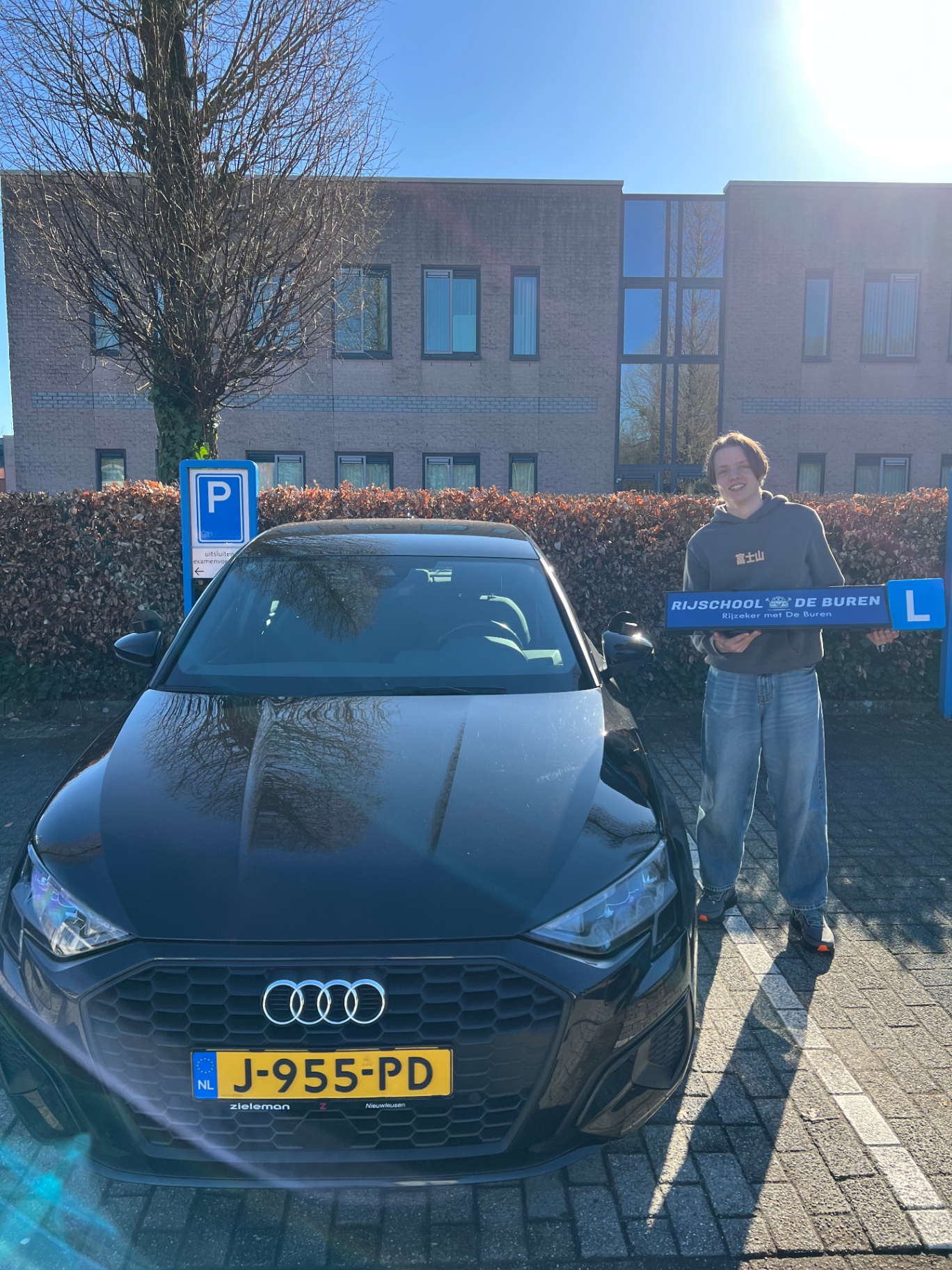 Geslaagde leerling van Rijschool De Buren — Geslaagd in Amersfoort